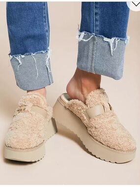 Dolce Vita Lelani Platform Clogs